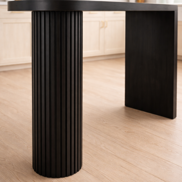 Modern Tasarım Siyah Masif Ahşap Bar Masası – Flütlü Ayaklı El Yapımı Mutfak Bar Masası