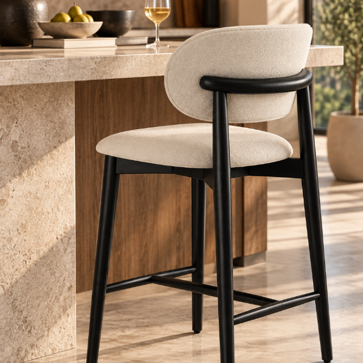 Polo Masif Gürgen Bar Sandalyesi – Modern Estetik Tasarım, Döşemeli Yüksek Bar Taburesi Polo Masif Gürgen Bar Sandalyesi – Modern Estetik Tasarım, Döşemeli Yüksek Bar Taburesi
