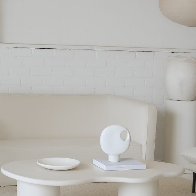 Modern Beyaz Organik Form Orta Sehpa – Minimal Tasarım Masif Sehpa 